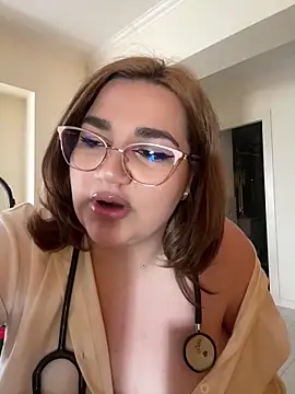 Snapshot of Leya__Droit chatting on 02-17-25, 09:24 Leya Droit online show from 02-17-25, 09:24
