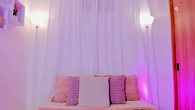 Snapshot of AishaPeyton chatting on 07-06-26, 07:04 AishaPeyton online show from 07-06-26, 07:04