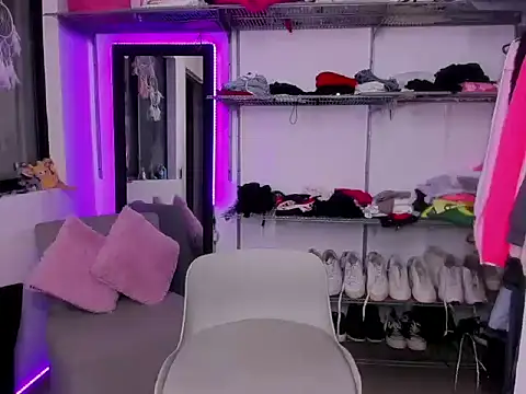 Snapshot of Princess_sammy666 chatting on 10-17-25, 12:14 Princess sammy666 online show from 10-17-25, 12:14