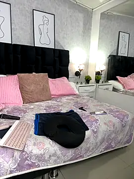 Snapshot of Katti_Barrera chatting on 10-12-25, 06:31 Katti Barrera online show from 10-12-25, 06:31