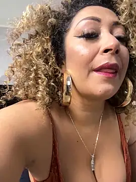 Snapshot of Katti_Barrera chatting on 10-25-25, 11:53 Katti Barrera online show from 10-25-25, 11:53