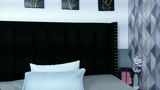 petitelittleebony online show from 04-14-26, 02:49