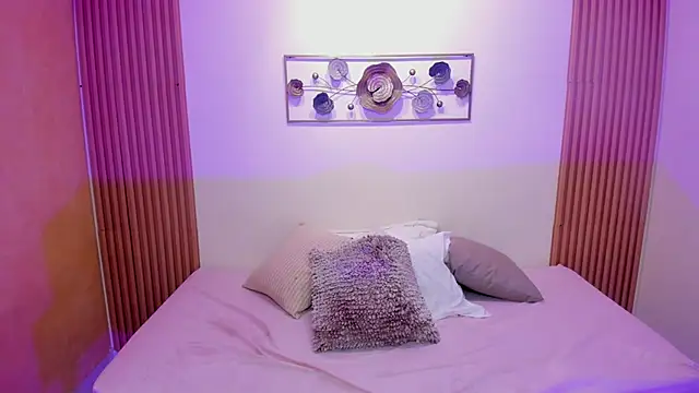 cat kitty18  online show from 05-25-26, 06:28
