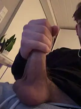 Snapshot of JuNIs_ chatting on 10-21-25, 05:12 JuNIs online show from 10-21-25, 05:12