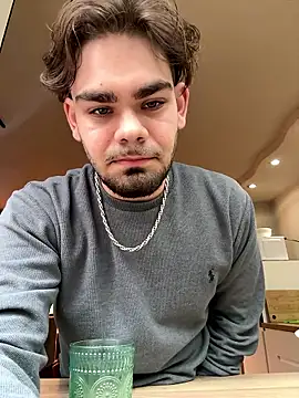 JuNIs  online show from 01-19-26, 08:18