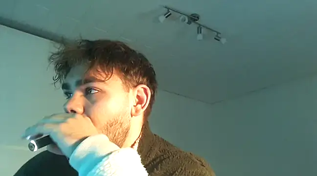 Snapshot of JuNIs_ chatting on 12-10-24, 11:54 JuNIs online show from 12-10-24, 11:54