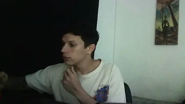 Snapshot of goodboy69l chatting on 02-19-25, 07:37 goodboy69l online show from 02-19-25, 07:37