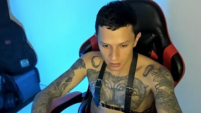 Snapshot of goodboy69l chatting on 02-12-26, 12:21 goodboy69l online show from 02-12-26, 12:21