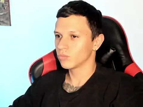 Snapshot of goodboy69l chatting on 02-26-26, 12:21 goodboy69l online show from 02-26-26, 12:21