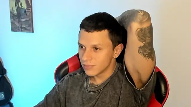 Snapshot of goodboy69l chatting on 02-10-26, 10:42 goodboy69l online show from 02-10-26, 10:42