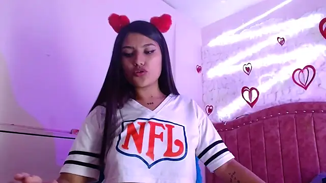 SarahStones online show from 03-11-25, 09:02