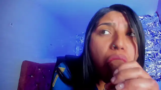 SarahStones online show from 02-11-26, 05:40