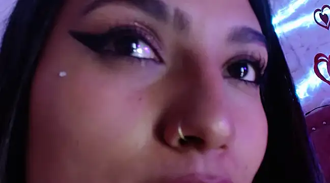 SarahStones online show from 03-10-25, 04:28