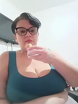 Snapshot of Madisonpalacio chatting on 07-16-26, 06:38 Madisonpalacio online show from 07-16-26, 06:38