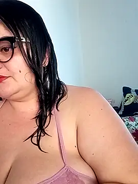 Madisonpalacio online show from 12-15-25, 03:29