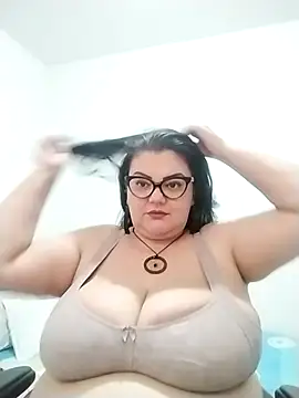 Snapshot of Madisonpalacio chatting on 02-13-26, 05:02 Madisonpalacio online show from 02-13-26, 05:02