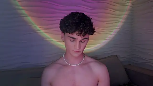 adam 21cm   online show from 02-20-25, 07:41