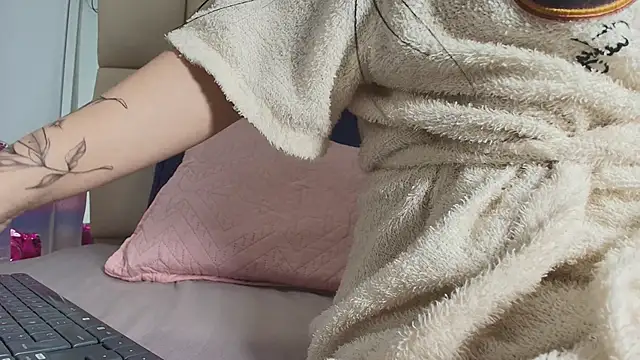 Snapshot of mss_mar chatting on 12-16-25, 03:11 mss mar online show from 12-16-25, 03:11