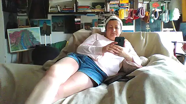 MariaAnaSunshine online show from 11-18-25, 11:46