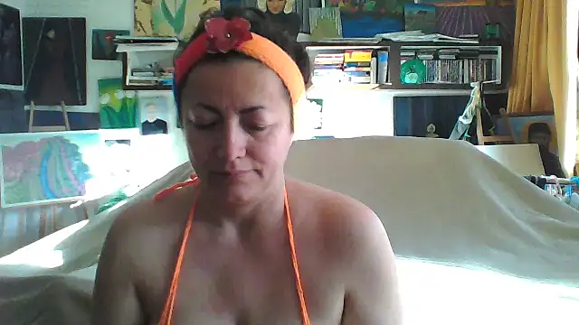 MariaAnaSunshine online show from 10-19-25, 07:44