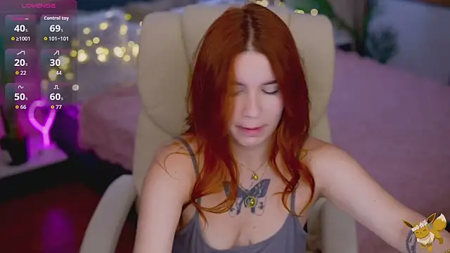 RedShinee online show from 11-26-25, 01:22