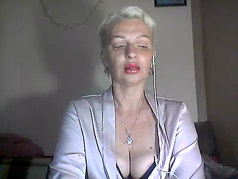 Snapshot of MaryJane441 chatting on 06-17-26, 08:19 MaryJane441 online show from 06-17-26, 08:19