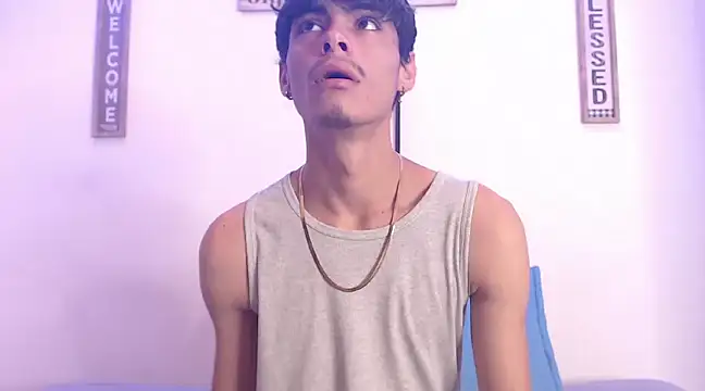 Snapshot of harrytomson_1 chatting on 02-23-25, 10:42 harrytomson 1 online show from 02-23-25, 10:42