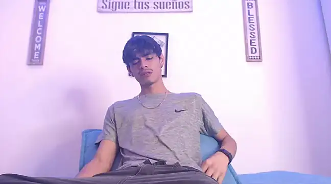 Snapshot of harrytomson_1 chatting on 03-08-25, 05:07 harrytomson 1 online show from 03-08-25, 05:07