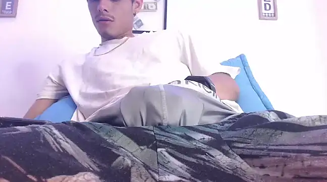 Snapshot of harrytomson_1 chatting on 02-18-25, 02:27 harrytomson 1 online show from 02-18-25, 02:27