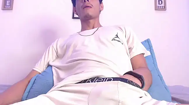 Snapshot of harrytomson_1 chatting on 02-23-25, 08:28 harrytomson 1 online show from 02-23-25, 08:28