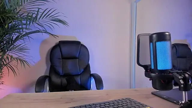 zoe roux21 online show from 02-13-26, 03:06