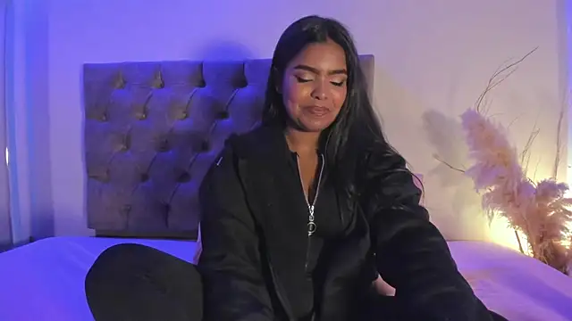 zoe roux21 online show from 01-17-26, 03:10