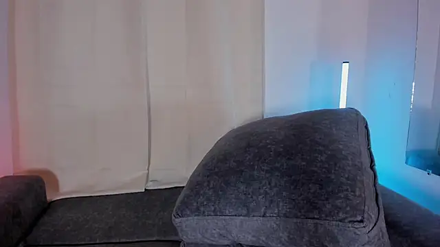 Snapshot of zoe_roux21 chatting on 03-09-25, 01:25 zoe roux21 online show from 03-09-25, 01:25