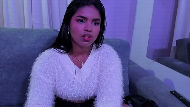 Snapshot of zoe_roux21 chatting on 09-28-25, 03:13 zoe roux21 online show from 09-28-25, 03:13