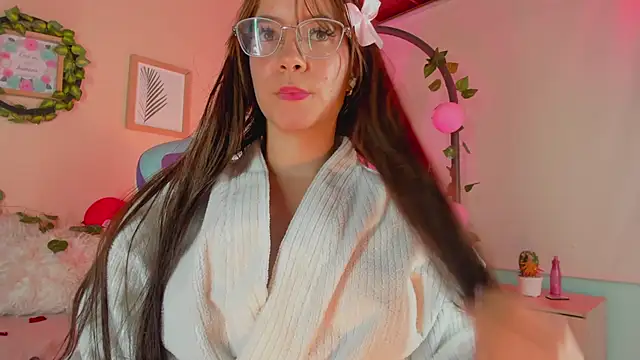 Snapshot of honey_fox1 chatting on 02-14-25, 04:47 honey fox1 online show from 02-14-25, 04:47