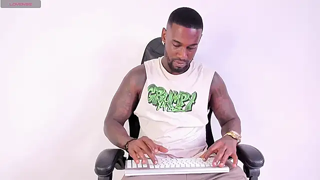 Snapshot of Dvid_Rullers chatting on 03-13-25, 08:22 Dvid Rullers online show from 03-13-25, 08:22