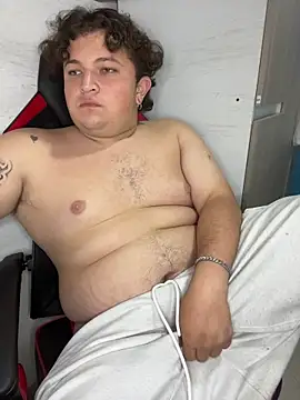 Snapshot of AndresChuboi chatting on 11-14-25, 02:48 AndresChuboi online show from 11-14-25, 02:48