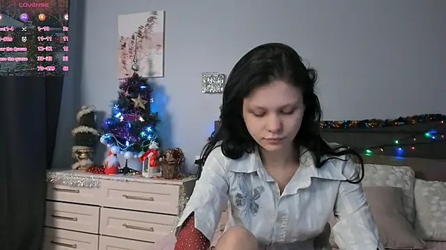 ZeldaDwight online show from 12-22-24, 06:39