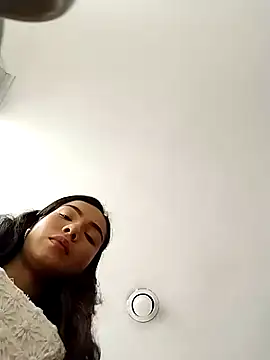 scarlet castro online show from 10-23-25, 04:16