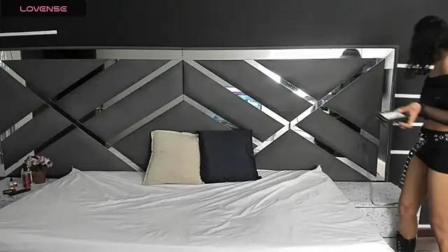 SexyNaf online show from 10-18-25, 07:27