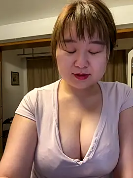 Tastemystrawberry online show from 10-02-25, 03:37