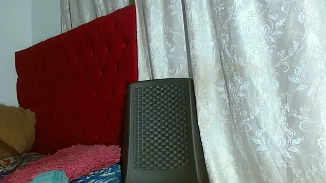 Snapshot of cristinamontiel chatting on 10-10-25, 02:18 cristinamontiel online show from 10-10-25, 02:18