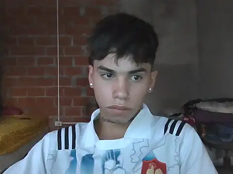 Snapshot of el_dylan_17 chatting on 01-07-26, 08:03 el dylan 17 online show from 01-07-26, 08:03