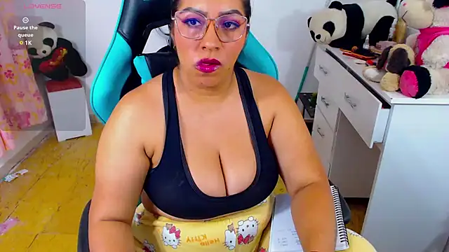 lulu ferrer online show from 02-18-25, 03:21