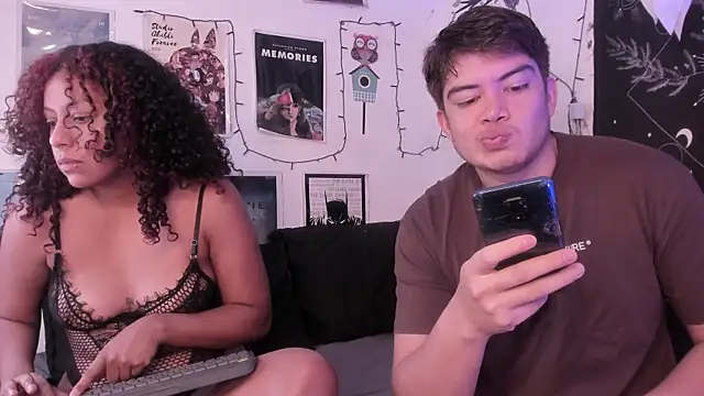 hothoneychile online show from 10-16-25, 03:42