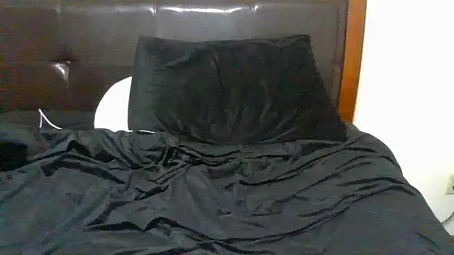 Snapshot of SexyJesz chatting on 03-16-26, 05:44 SexyJesz online show from 03-16-26, 05:44