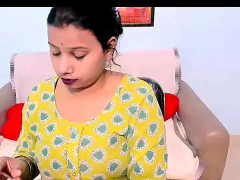 Snapshot of kendracox21 chatting on 02-18-26, 04:32 kendracox21 online show from 02-18-26, 04:32