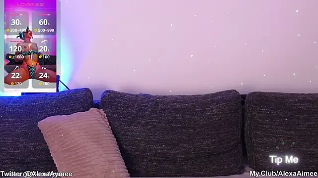AlexaAimee online show from 12-21-25, 10:43