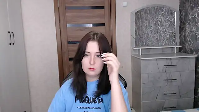 Kristy-Max online show from 12-14-25, 09:04