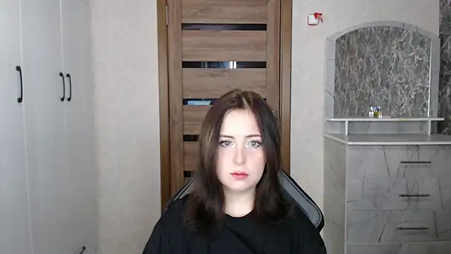 Kristy-Max online show from 10-27-25, 08:54